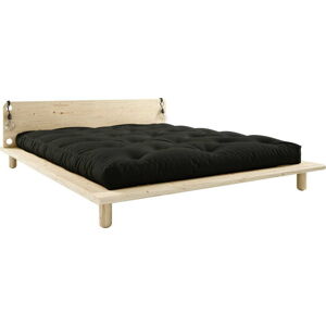 Dvoulůžková postel z masivního dřeva s čelem, lampičkami a černou matrací Double Latex Karup Design Peek, 180 x 200 cm