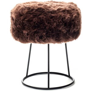 Stolička s tmavě hnědým sedákem z ovčí kožešiny Royal Dream, ⌀ 36 cm
