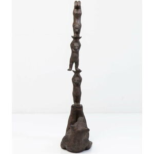 Dekorativní socha Kare Design Artistic Bears Balance, 121 cm