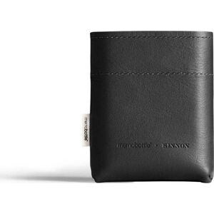 Černé kožené pouzdro na placatku Memobottle A7 Sleeve