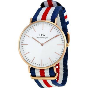 Hodinky s ciferníkem růžovozlaté barvy Daniel Wellington Canterbury, ⌀ 40 mm